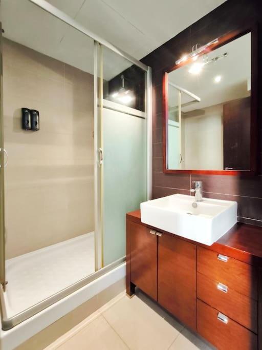 Moderno Apartamento Duplex En Terrassa Centro מראה חיצוני תמונה
