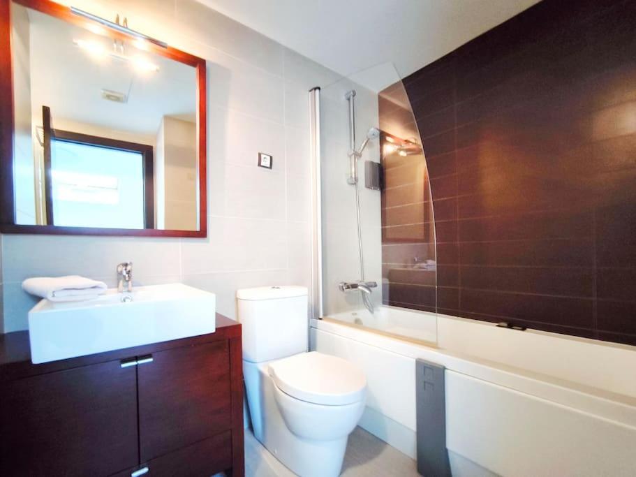 Moderno Apartamento Duplex En Terrassa Centro מראה חיצוני תמונה